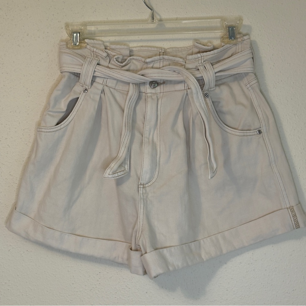 We The Free Women’s Off-White Denim High Waisted Jean Shorts With Belt Tie Sz M